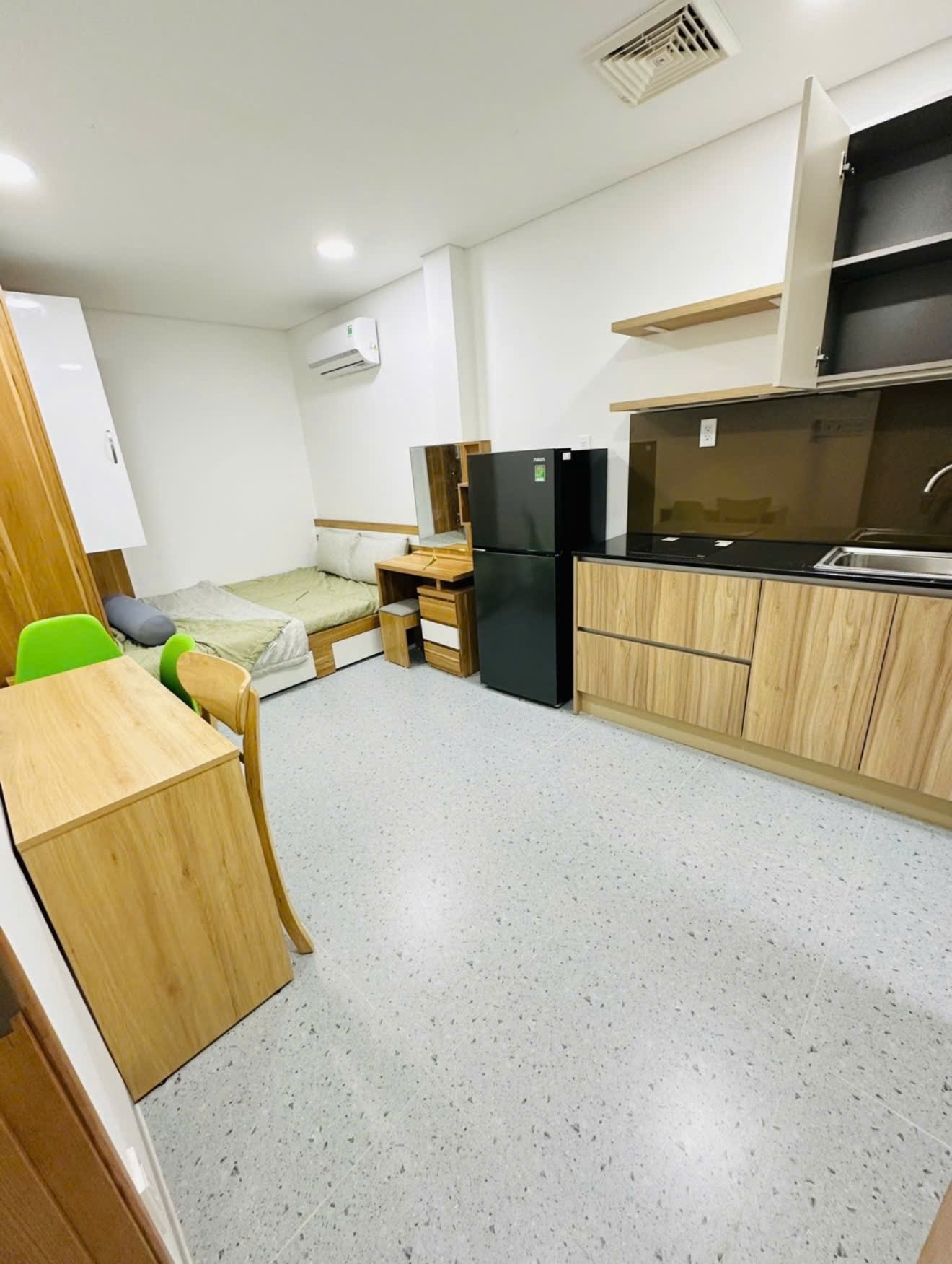 Phòng trọ CY Home Hoàng Sa - Quận 3 - Phòng (*)