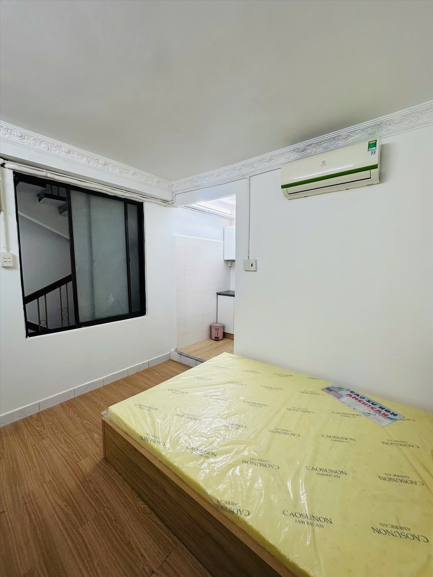 Phòng trọ Studio 25m2 tại Rich Home Trần Quốc Hoàn - Tân Bình - Phòng khách