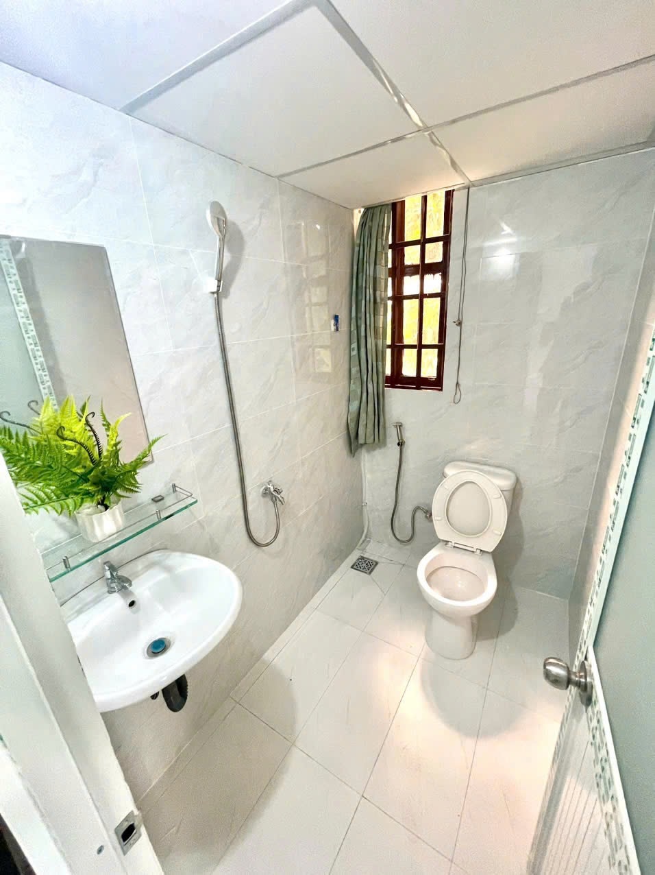 Phòng trọ Studio 25m2 tại Vũ Nhà Đất Nguyễn Văn Tố - Tân Phú - Phòng tắm