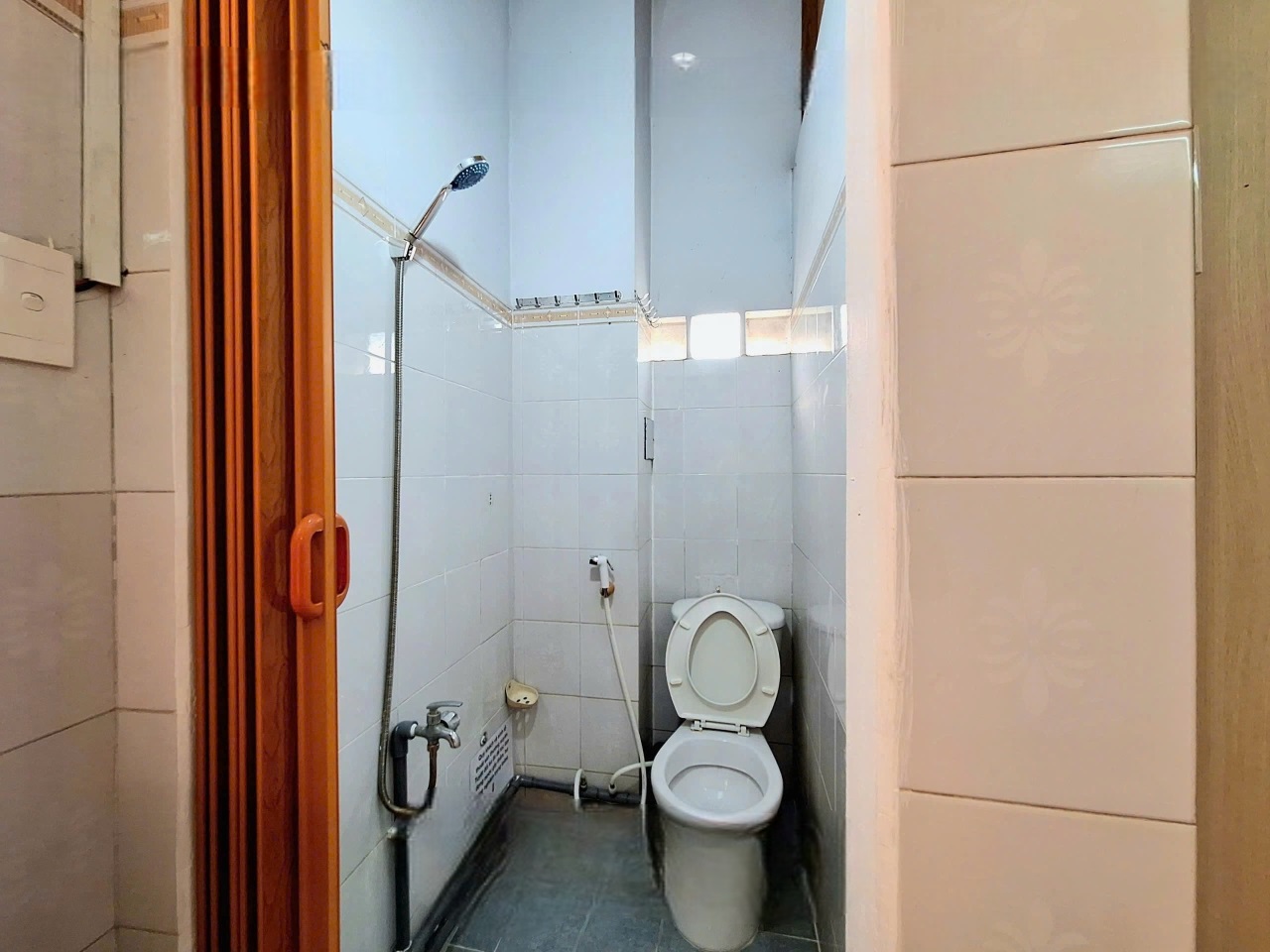 Phòng trọ Studio 25m2 tại Vũ Nhà Đất Nguyễn Văn Tố - Tân Phú - Phòng tắm