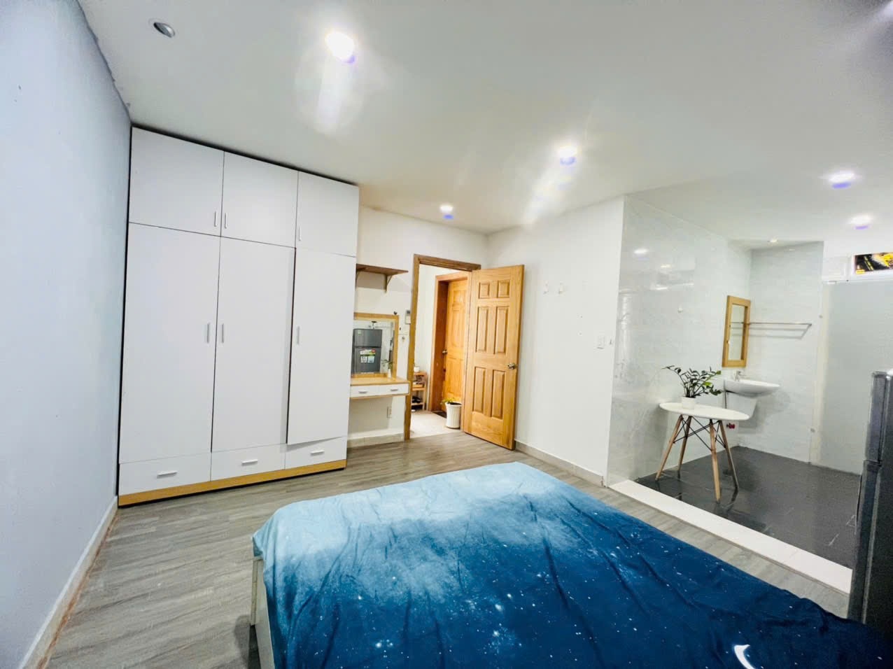 Phòng trọ HI Home Út Tịch - Tân Bình - Phòng (*)