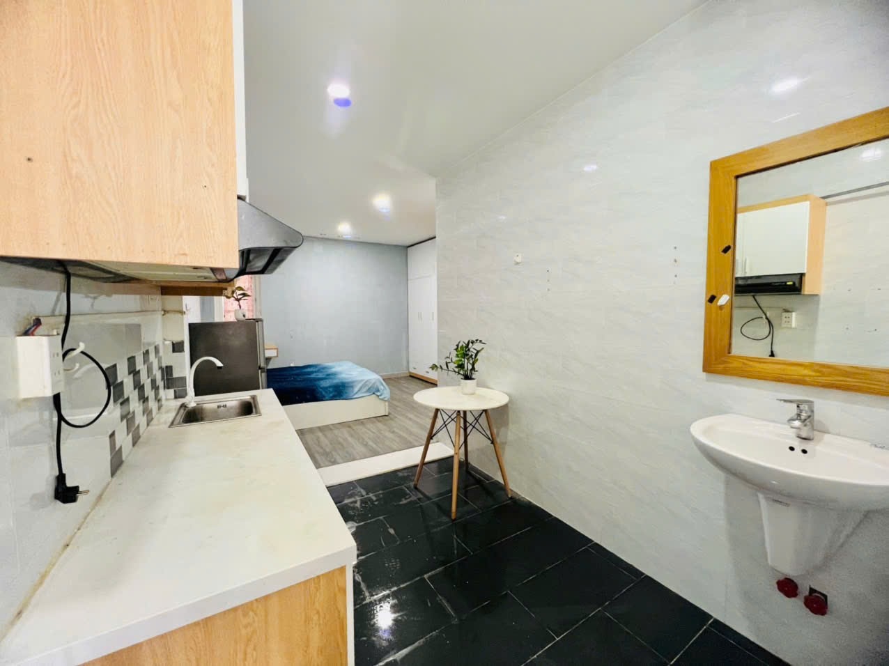 Phòng trọ HI Home Út Tịch - Tân Bình - Phòng (*)