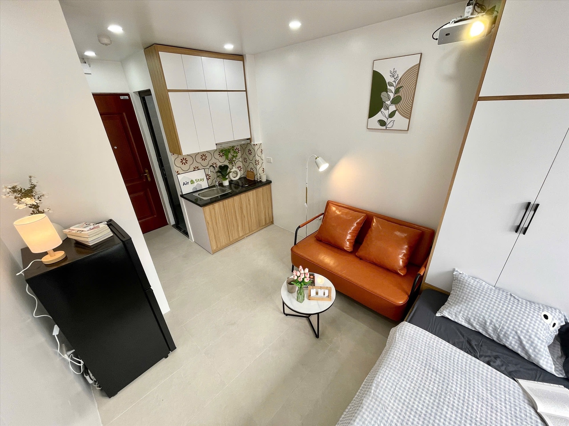 Phòng trọ Airstay Hoàng Quốc Việt - Phòng (*)