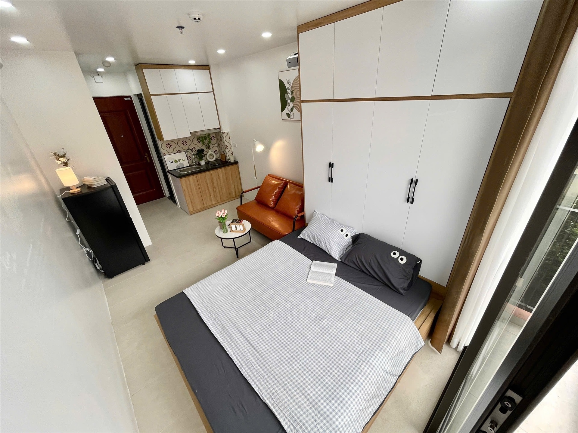 Phòng trọ Airstay Hoàng Quốc Việt  - Phòng (*)