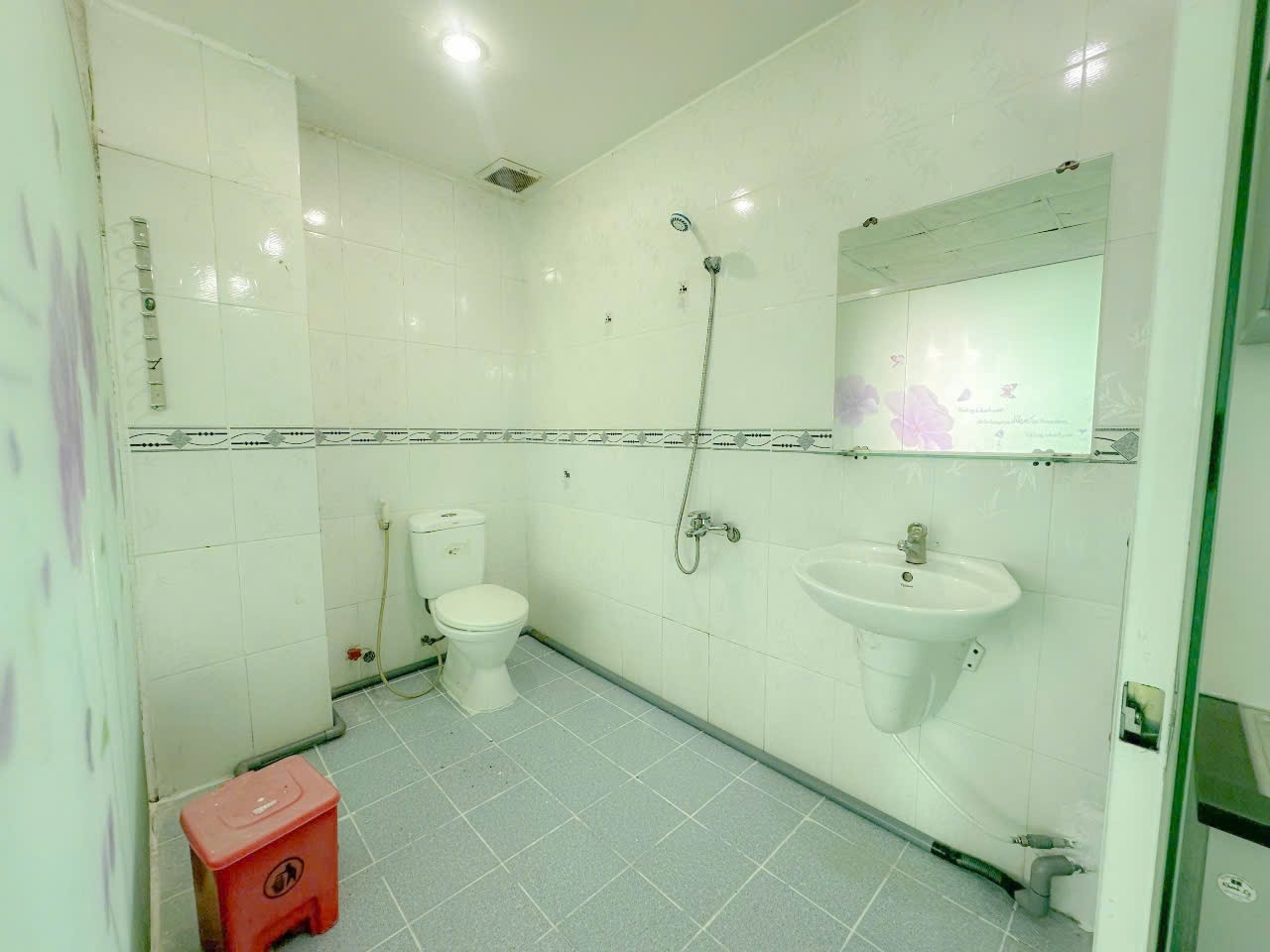 Phòng trọ Studio 30m2 tại Ronald Home Trần Văn Giàu - Bình Tân - Phòng tắm
