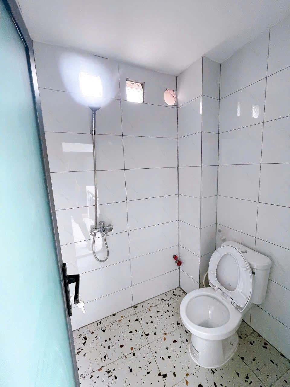 Phòng trọ Studio 25m2 tại Central House Nguyễn Hậu - Tân Phú - Phòng tắm