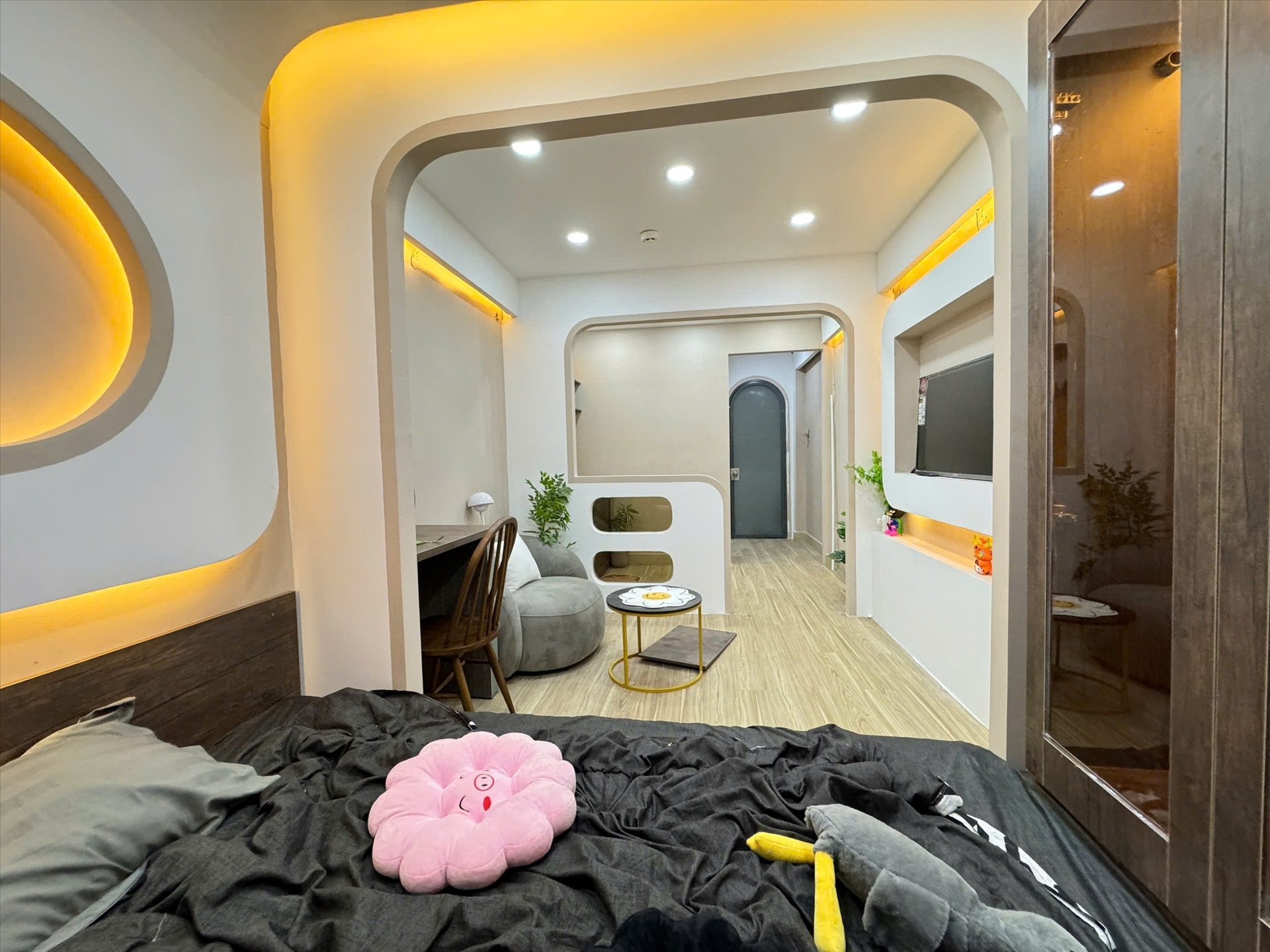 Phòng trọ 1 Phòng ngủ 40m2 tại Kinghome Đường 3/2 - Quận 10 - Phòng khách