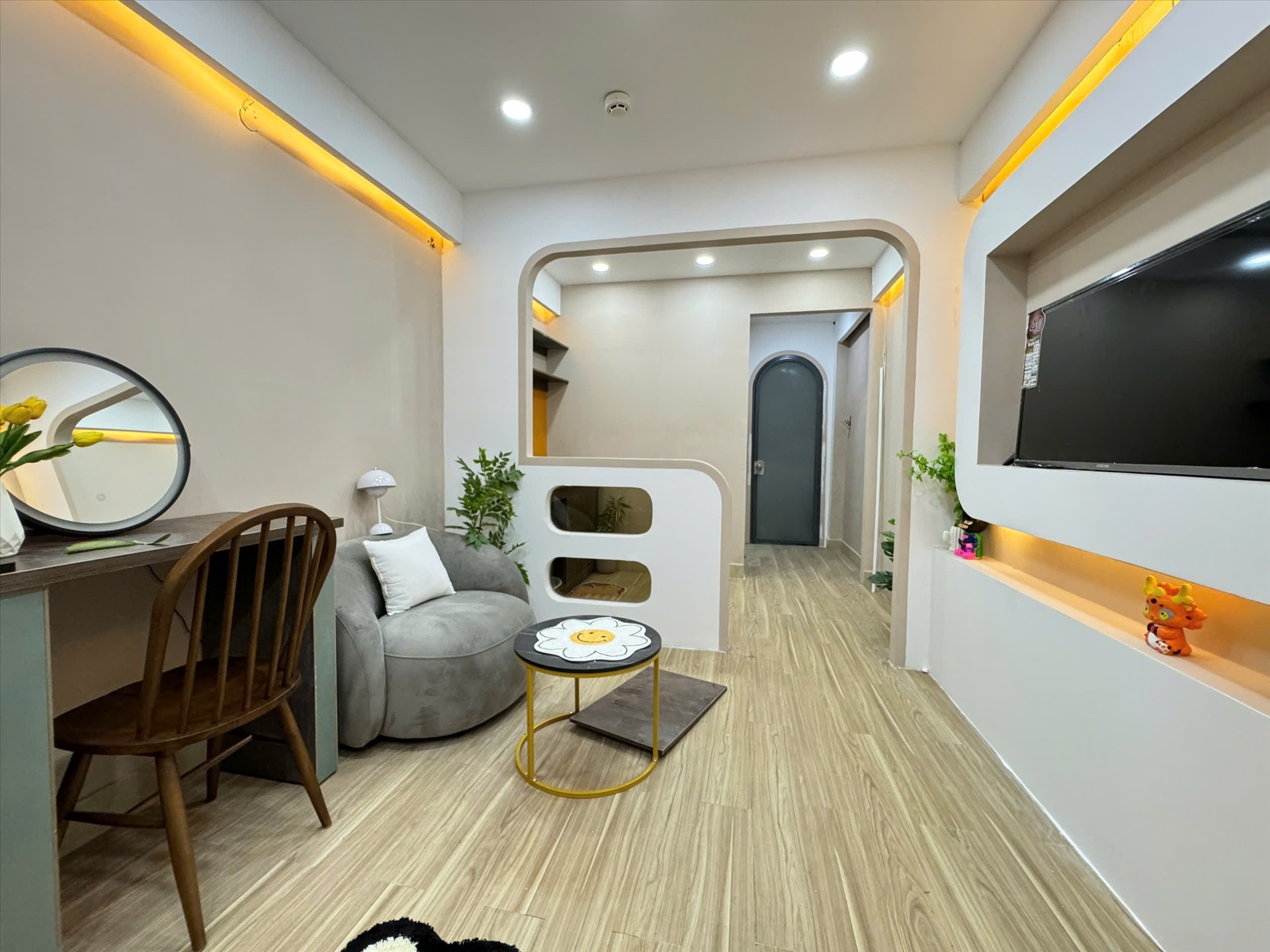 Phòng trọ 1 Phòng ngủ 40m2 tại Kinghome Đường 3/2 - Quận 10 - Phòng khách