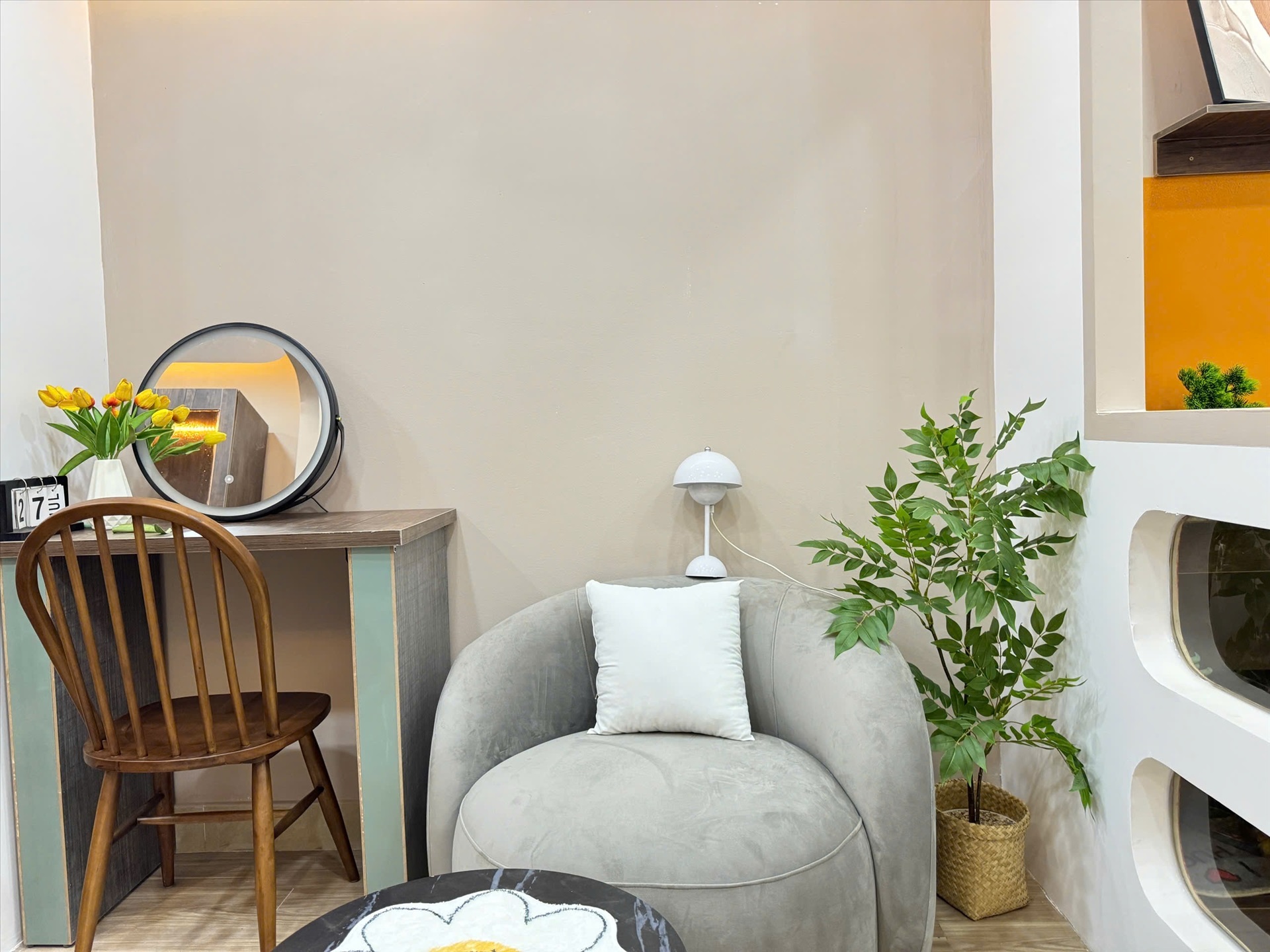 Phòng trọ Kinghome Đường 3/2 - Quận 10 - Phòng (*)