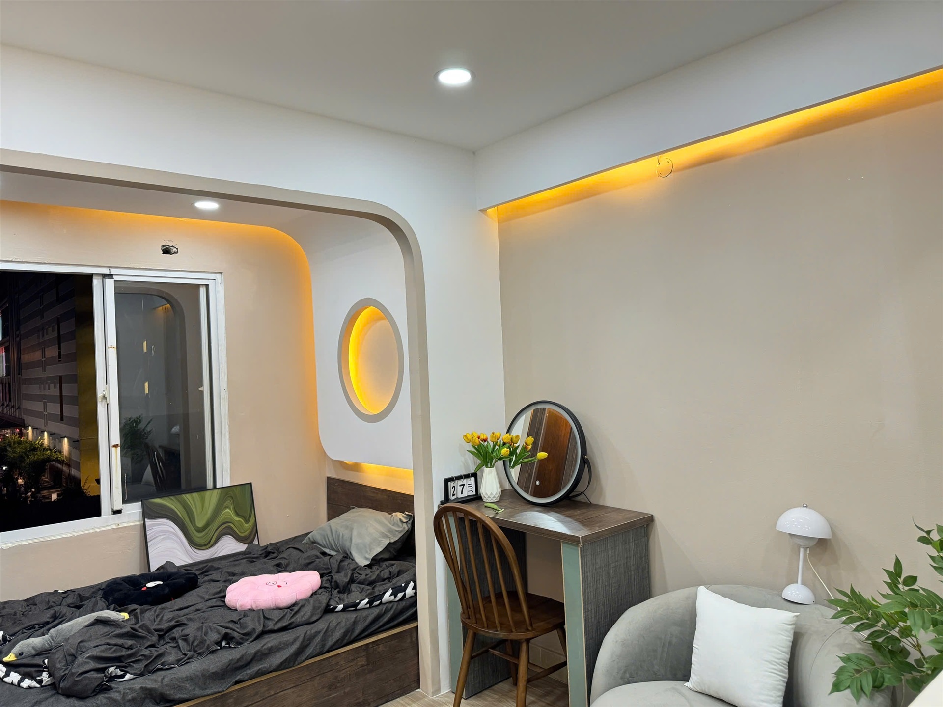 Phòng trọ 1 Phòng ngủ 40m2 tại Kinghome Đường 3/2 - Quận 10 - Phòng khách