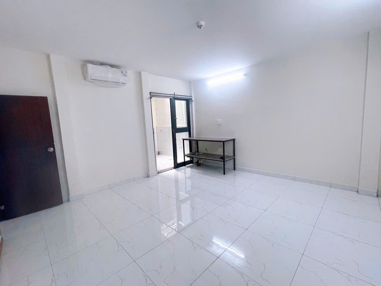 Phòng trọ 2 Phòng ngủ 25m2 tại Central House Nguyễn Hậu - Tân Phú - Phòng khách