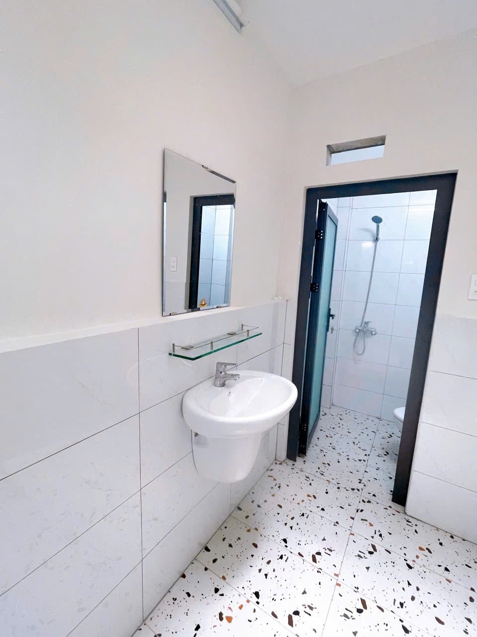 Phòng trọ 2 Phòng ngủ 25m2 tại Central House Nguyễn Hậu - Tân Phú - Phòng tắm
