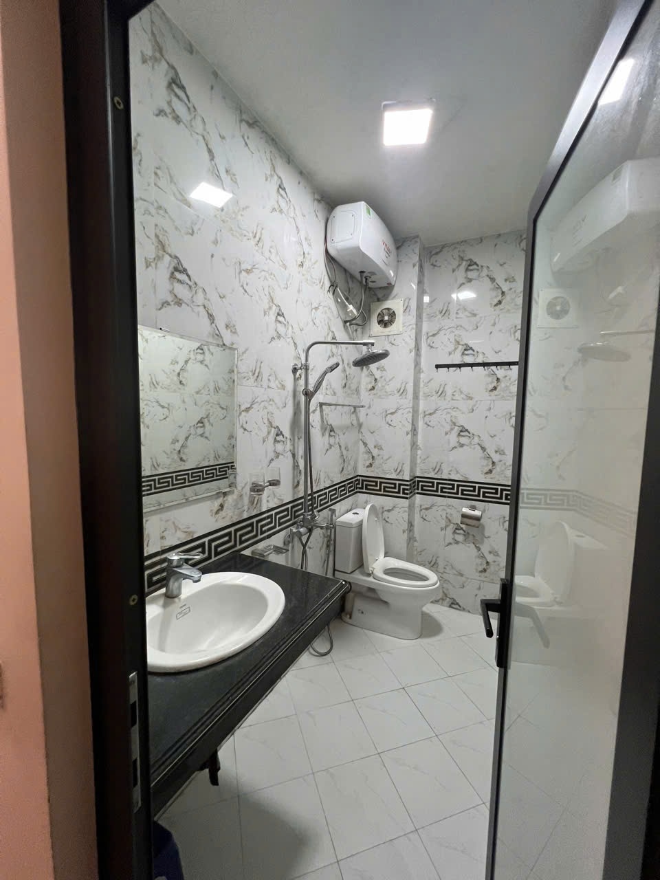 Phòng trọ Studio 25m2 tại DT Home Cầu Giấy - Cầu Giấy - Phòng tắm