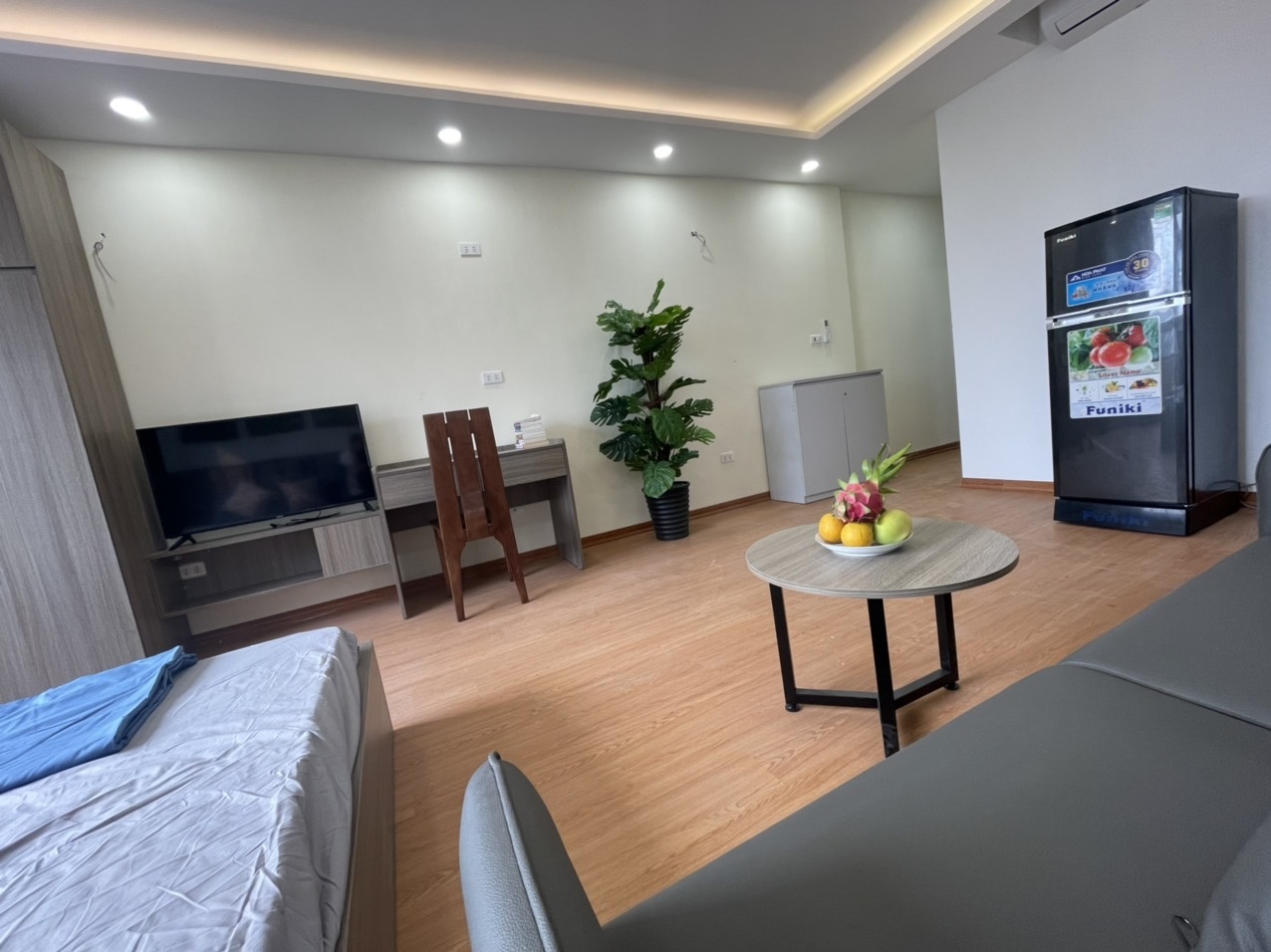 Phòng trọ Studio 25m2 tại Sunny Apartment Nguyễn Khang - Cầu Giấy - Phòng khách