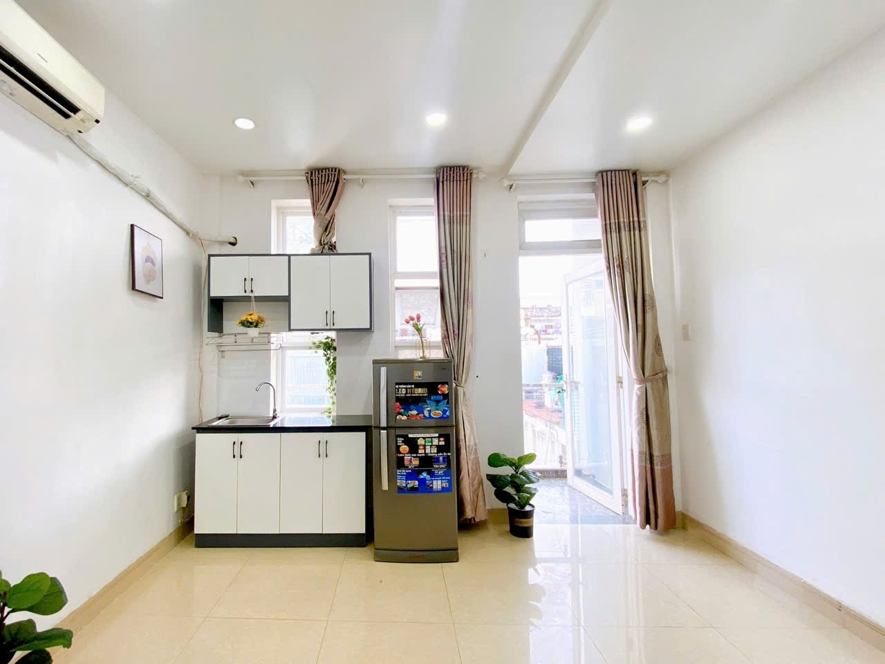 Phòng trọ Roomy Bàu Cát 1 - Tân Bình - Phòng (*)