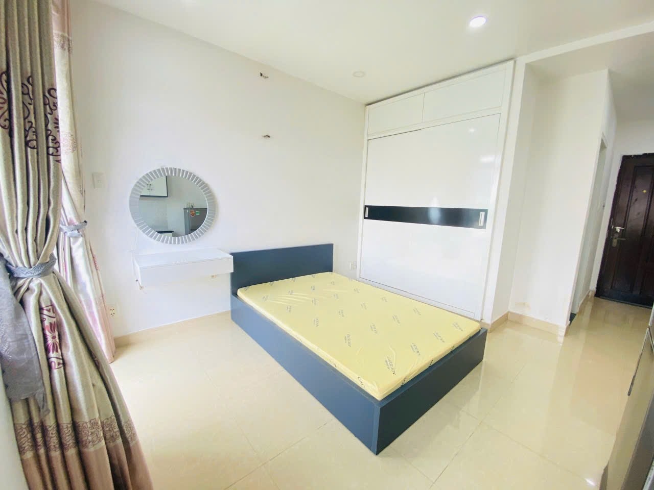 Phòng trọ Roomy Bàu Cát 1 - Tân Bình - Phòng (*)