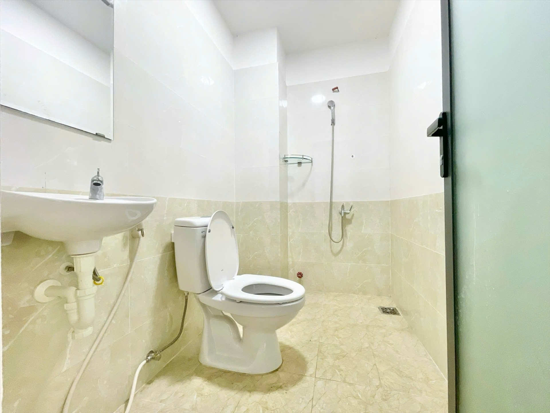Phòng trọ Studio 25m2 tại Lacasa Home Trần Văn Dư - Tân Bình - Phòng tắm