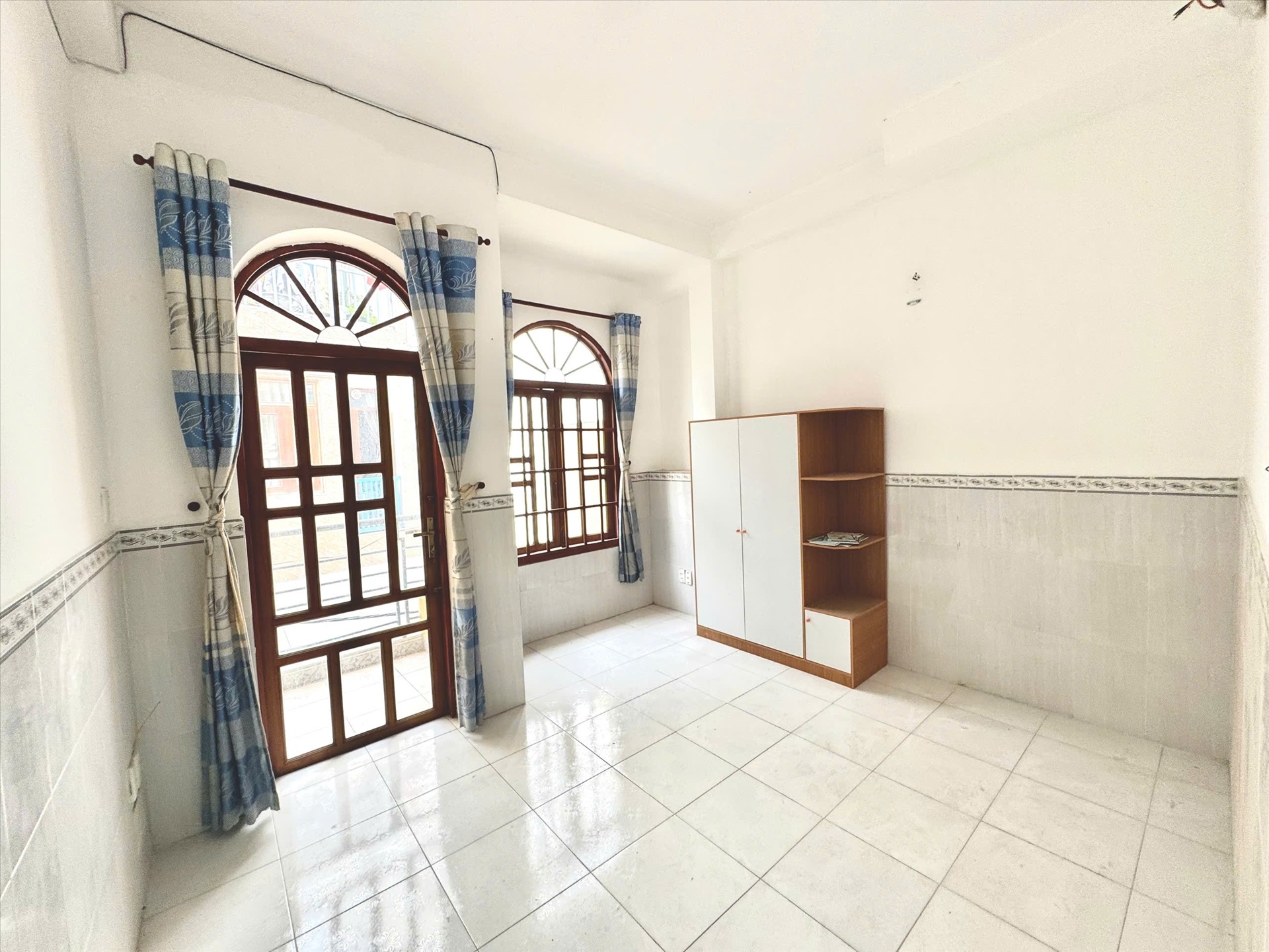 Phòng trọ AB Home Ni Sư Huỳnh Liên - Tân Bình - Phòng (*)