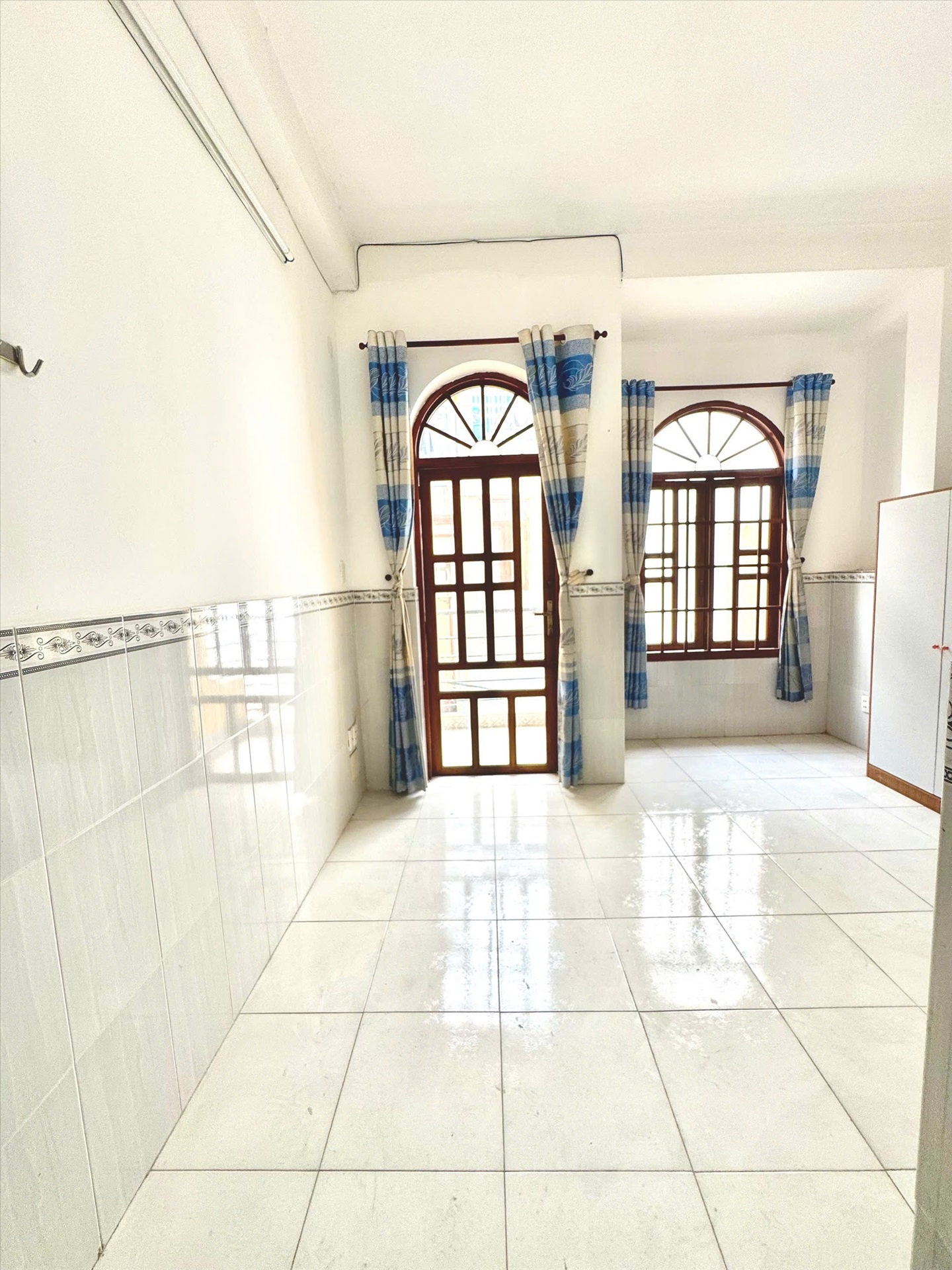 Phòng trọ AB Home Ni Sư Huỳnh Liên - Tân Bình - Phòng (*)