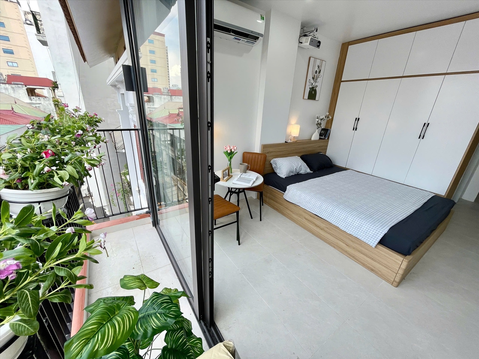Phòng trọ Studio 26m2 tại Airstay Hoàng Quốc Việt  - Phòng ngủ