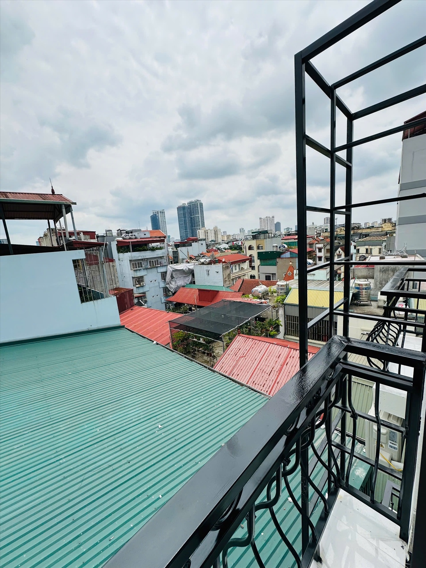 Phòng trọ Studio 20m2 tại HN Housing Nguyễn Khánh Toàn - Cầu Giấy - Ban công