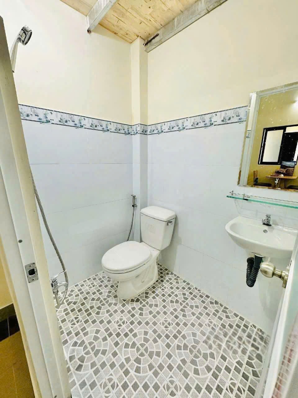 Phòng trọ Duplex 25m2 tại LTL Home Lam Sơn - Tân Bình - Phòng tắm