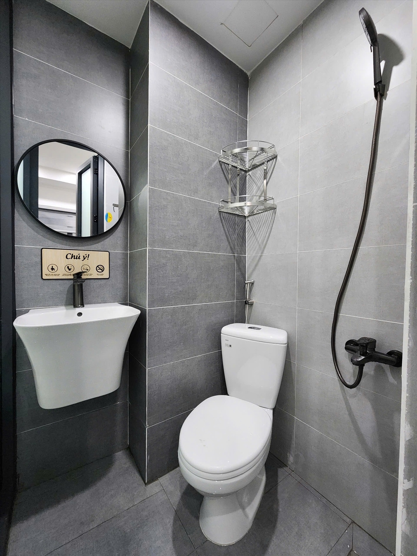 Phòng trọ Studio 25m2 tại TT House Lê Thánh Tôn - Quận 1 - Phòng tắm