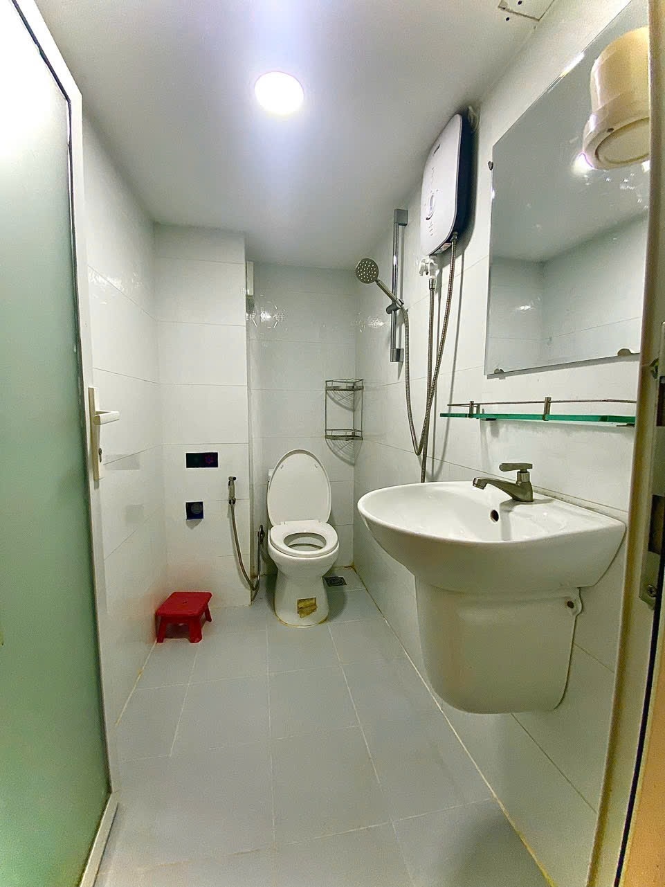 Phòng trọ Duplex 25m2 tại TVQ House Bùi Đình Túy - Bình Thạnh - Phòng tắm