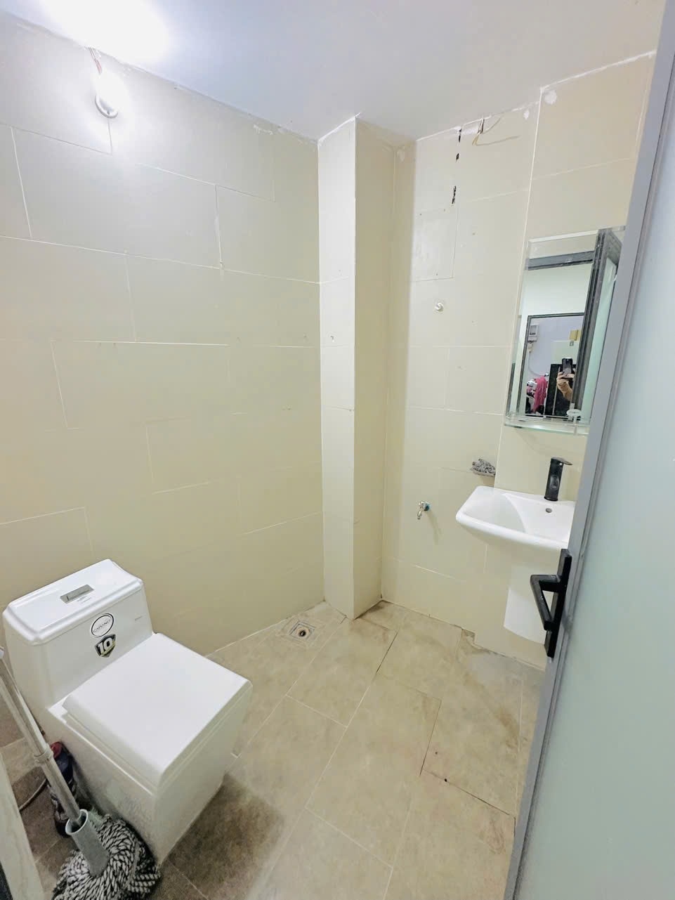 Phòng trọ Studio 20m2 tại CY Home Lê Văn Sỹ - Quận 3  - Phòng tắm