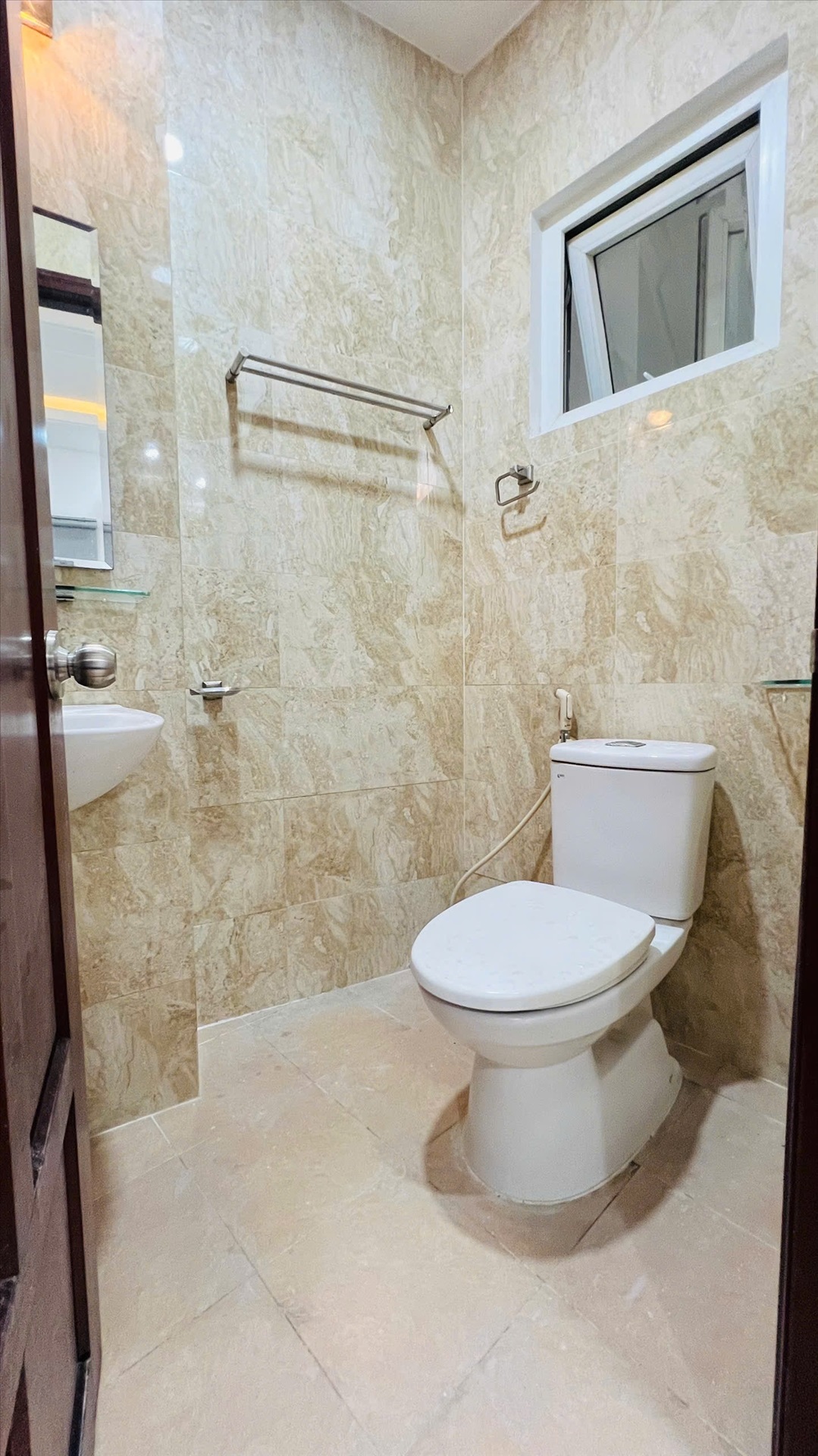 Phòng trọ Studio 25m2 tại Đất Lành Apartment Yên Thế - Tân Bình - Phòng tắm
