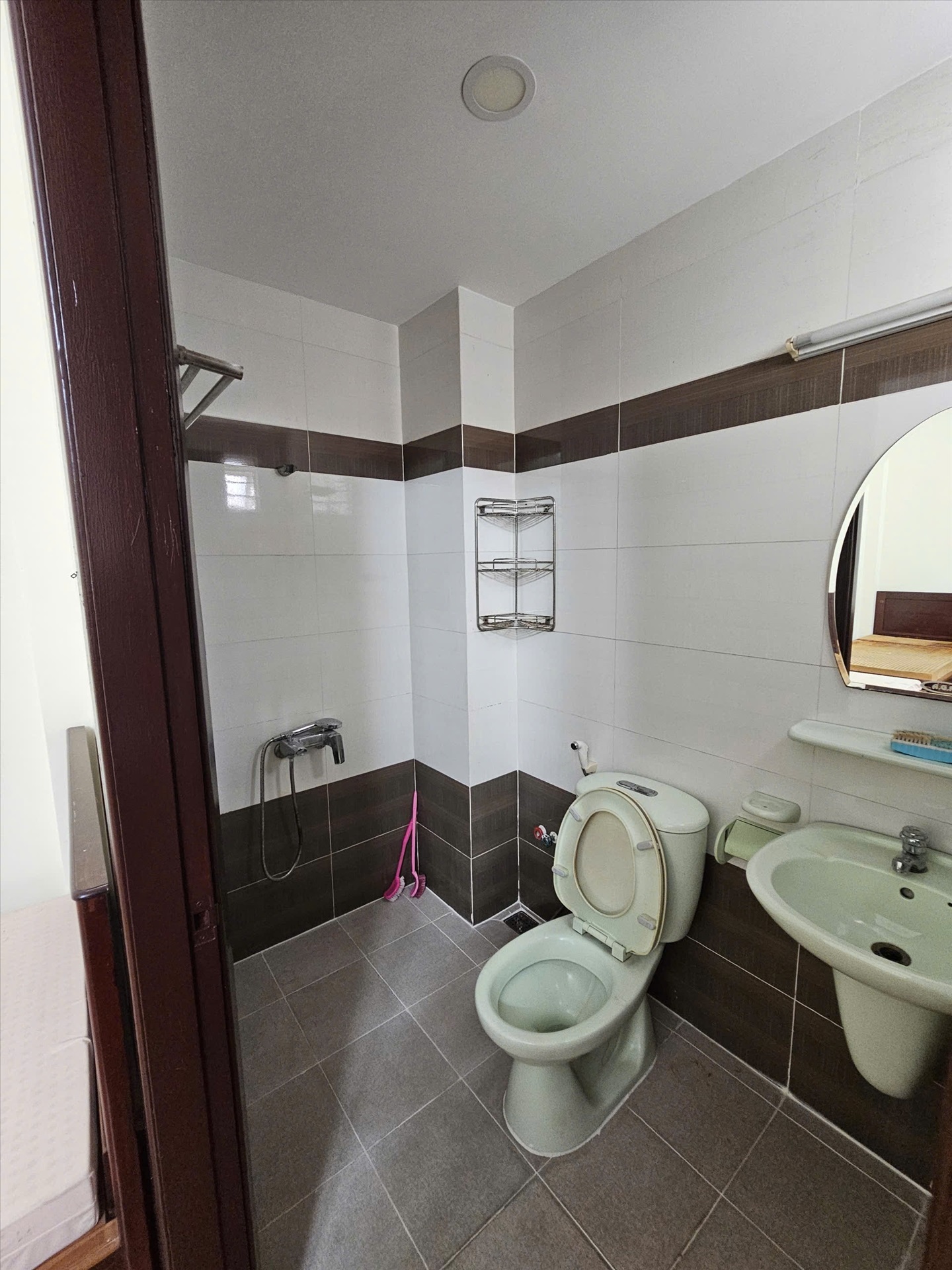 Phòng trọ Studio 25m2 tại HN Home Lâm Văn Bền - Quận 7 - Phòng tắm