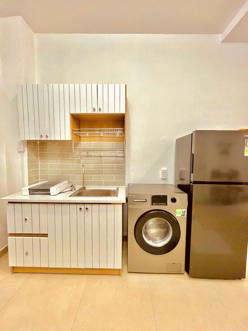 Phòng trọ LH Condo Đào Duy Từ - Phú Nhuận - Phòng (*)