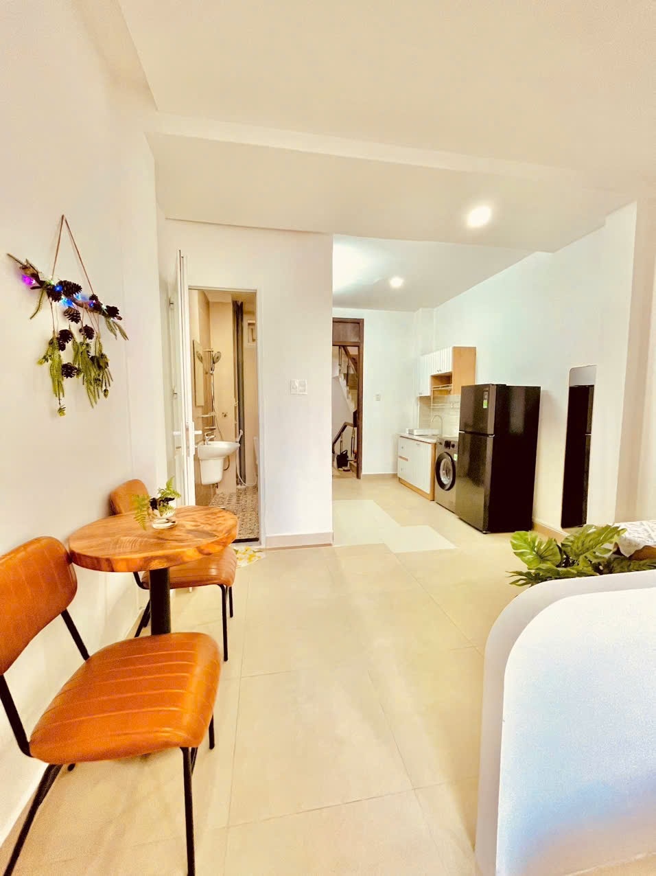 Phòng trọ LH Condo Đào Duy Từ - Phú Nhuận - Phòng (*)