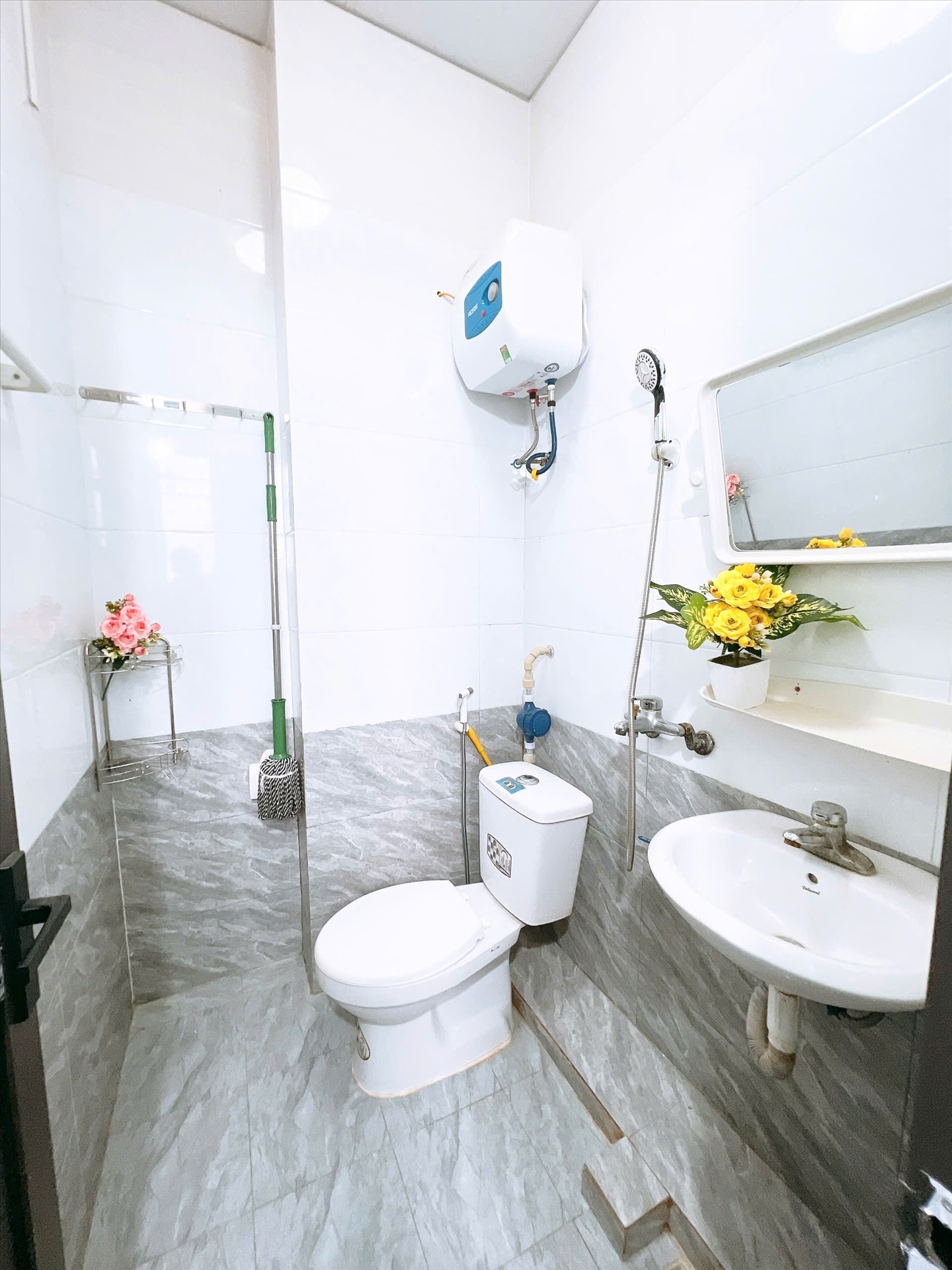 Phòng trọ Studio 27m2 tại Happy Homes 2 Trần Bình - Cầu Giấy - Phòng tắm