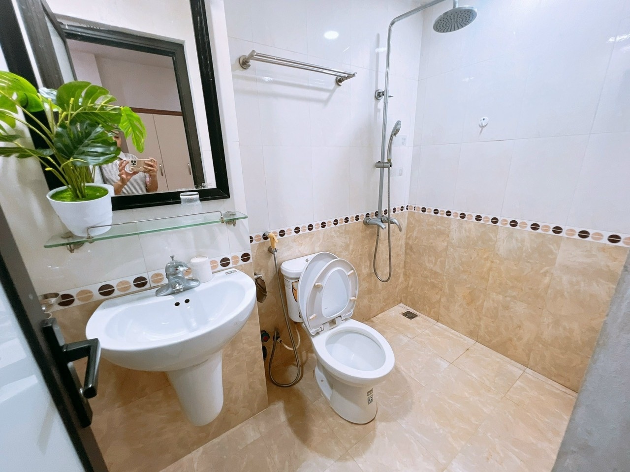Phòng trọ Studio 28m2 tại HappyHomes Thiên Hiền - Nam Từ Liêm - Phòng tắm