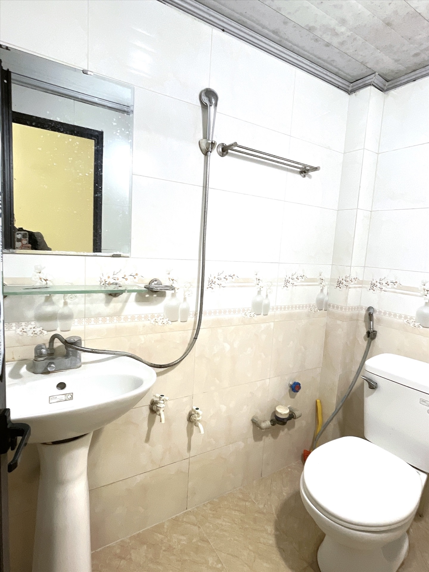 Phòng trọ Studio 25m2 tại HappyHomes Doãn Kế Thiện - Cầu Giấy - Phòng tắm