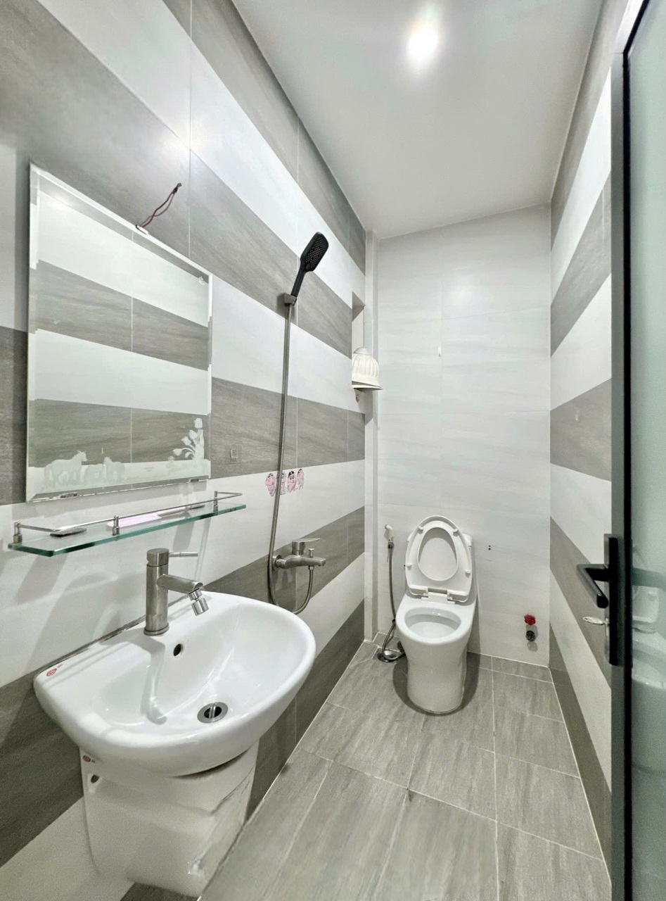 Phòng trọ Studio 25m2 tại TL Home Lê Lâm - Tân Phú - Phòng tắm