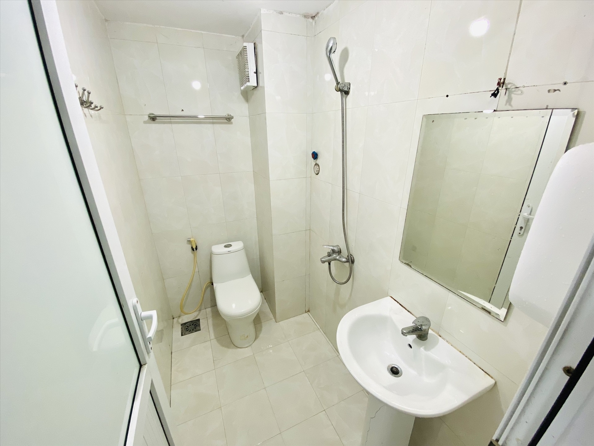 Phòng trọ 1 Phòng ngủ 35m2 tại Trường Thịnh Home Nguyễn Khang - Cầu Giấy - Phòng tắm