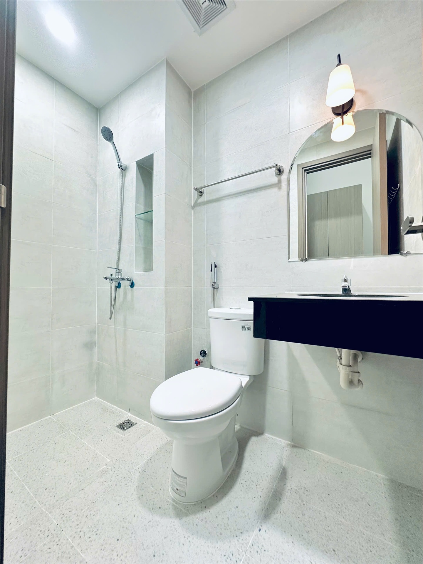 Phòng trọ Studio 30m2 tại Haya House Búi Đình Túy - Bình Thạnh - Phòng tắm