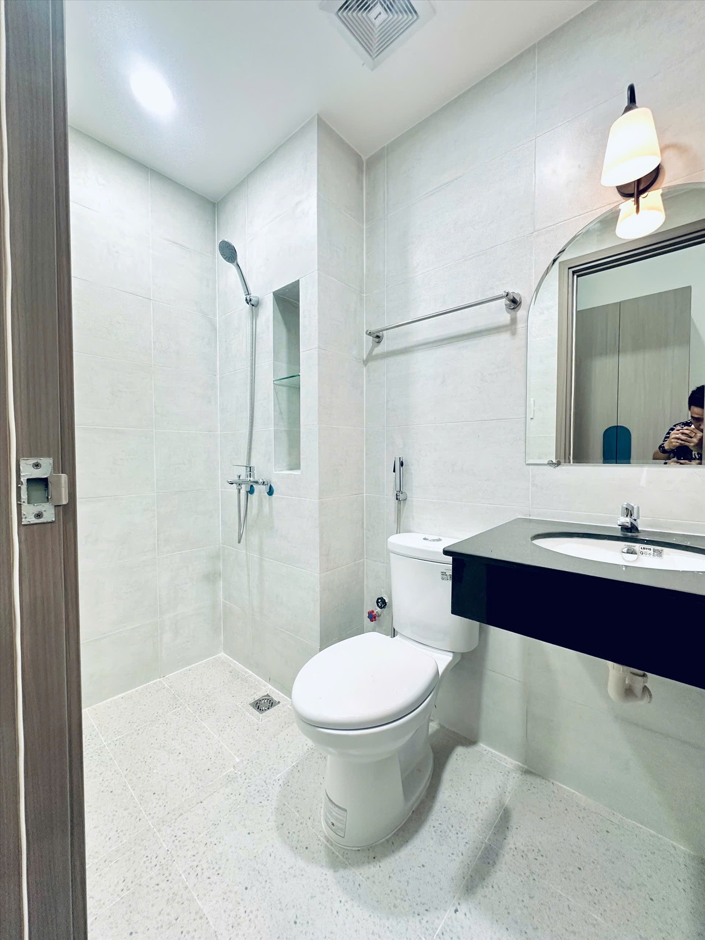 Phòng trọ Studio 30m2 tại Haya House Búi Đình Túy - Bình Thạnh - Phòng tắm