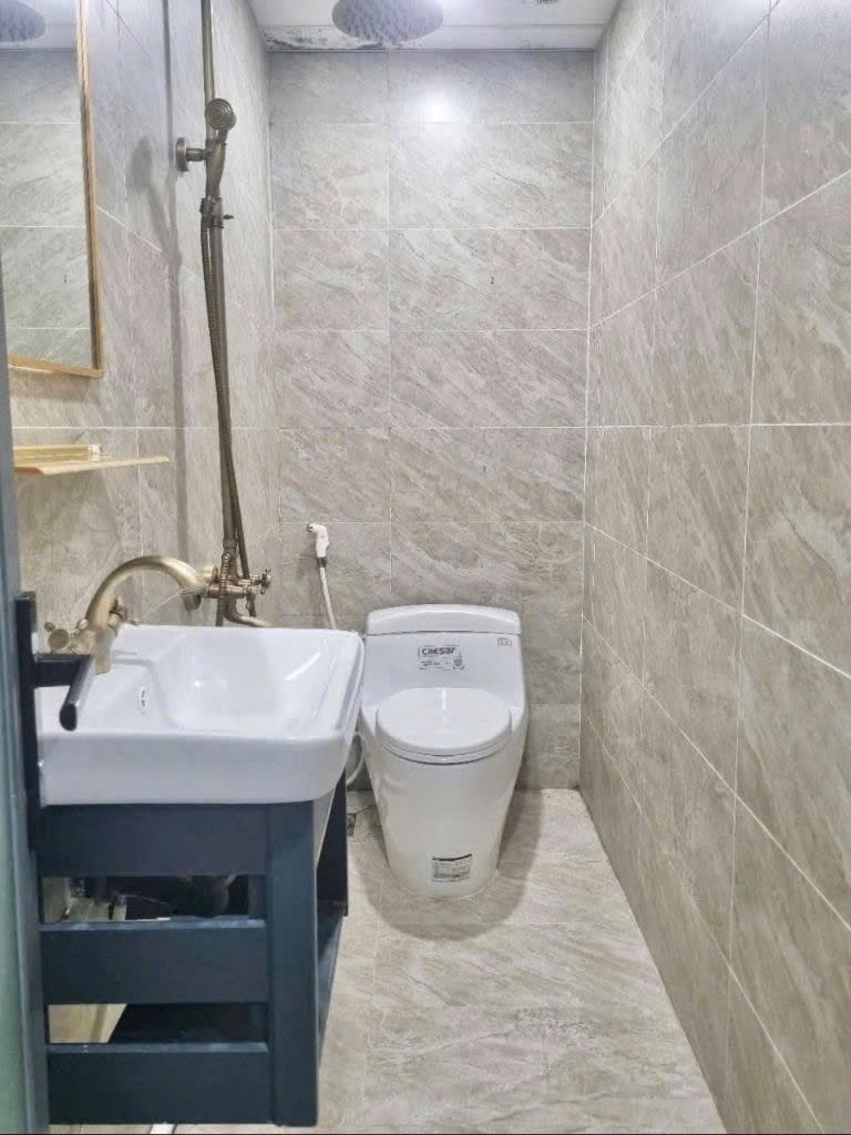 Phòng trọ Studio 25m2 tại PC Home Nguyễn Trãi - Quận 1 - Phòng tắm