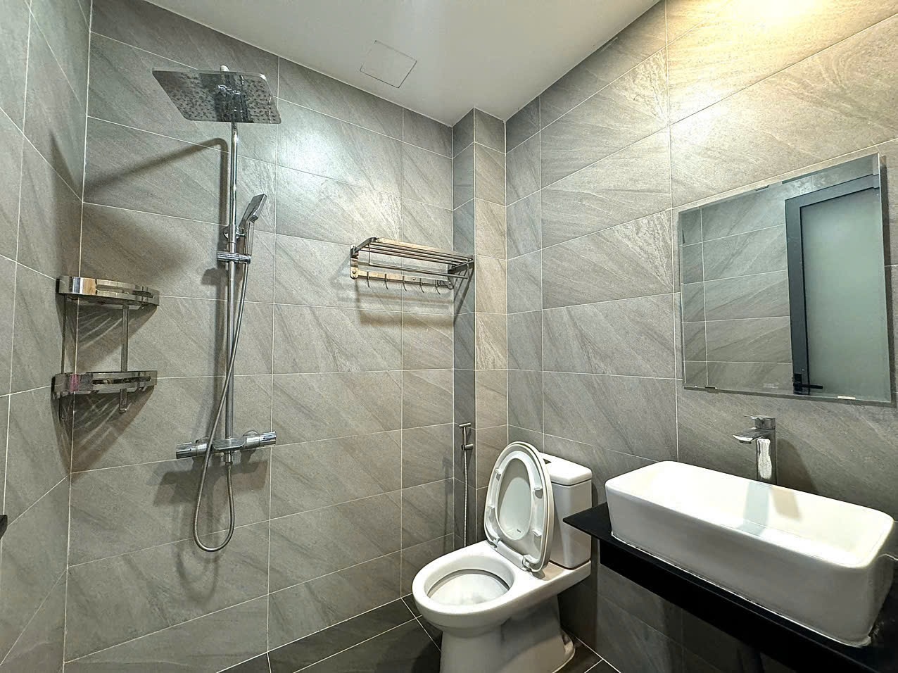 Phòng trọ Studio 42m2 tại Leontina House Ngô Bệ - Tân Bình - Phòng tắm