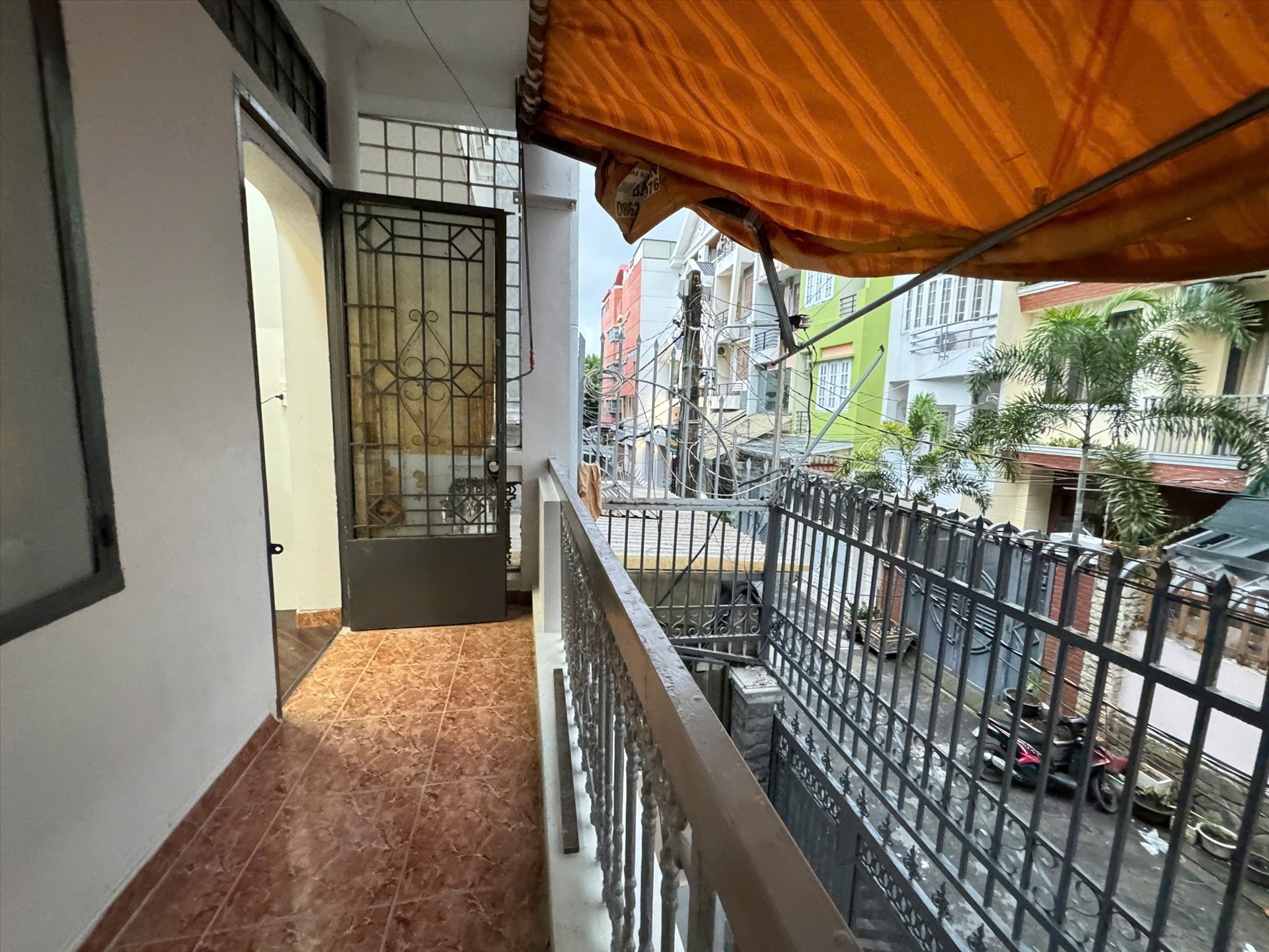 Phòng trọ 1 Phòng ngủ 45m2 tại Kinghome Đường C18 - Tân Bình - Ban công