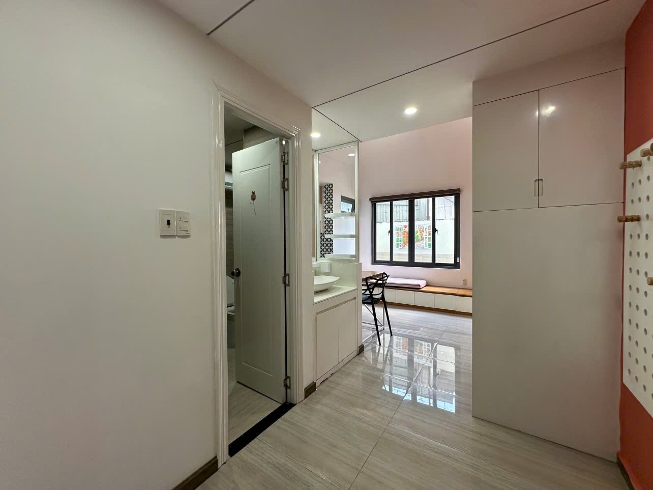 Phòng trọ Duplex 25m2 tại Kola Apartment Nguyễn Văn Linh - Quận 7 - Phòng khách