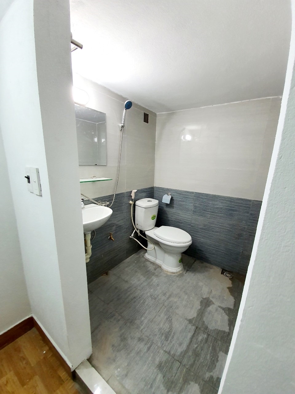 Phòng trọ Studio 27m2 tại HappyHomes Dịch Vọng - Cầu Giấy - Phòng tắm