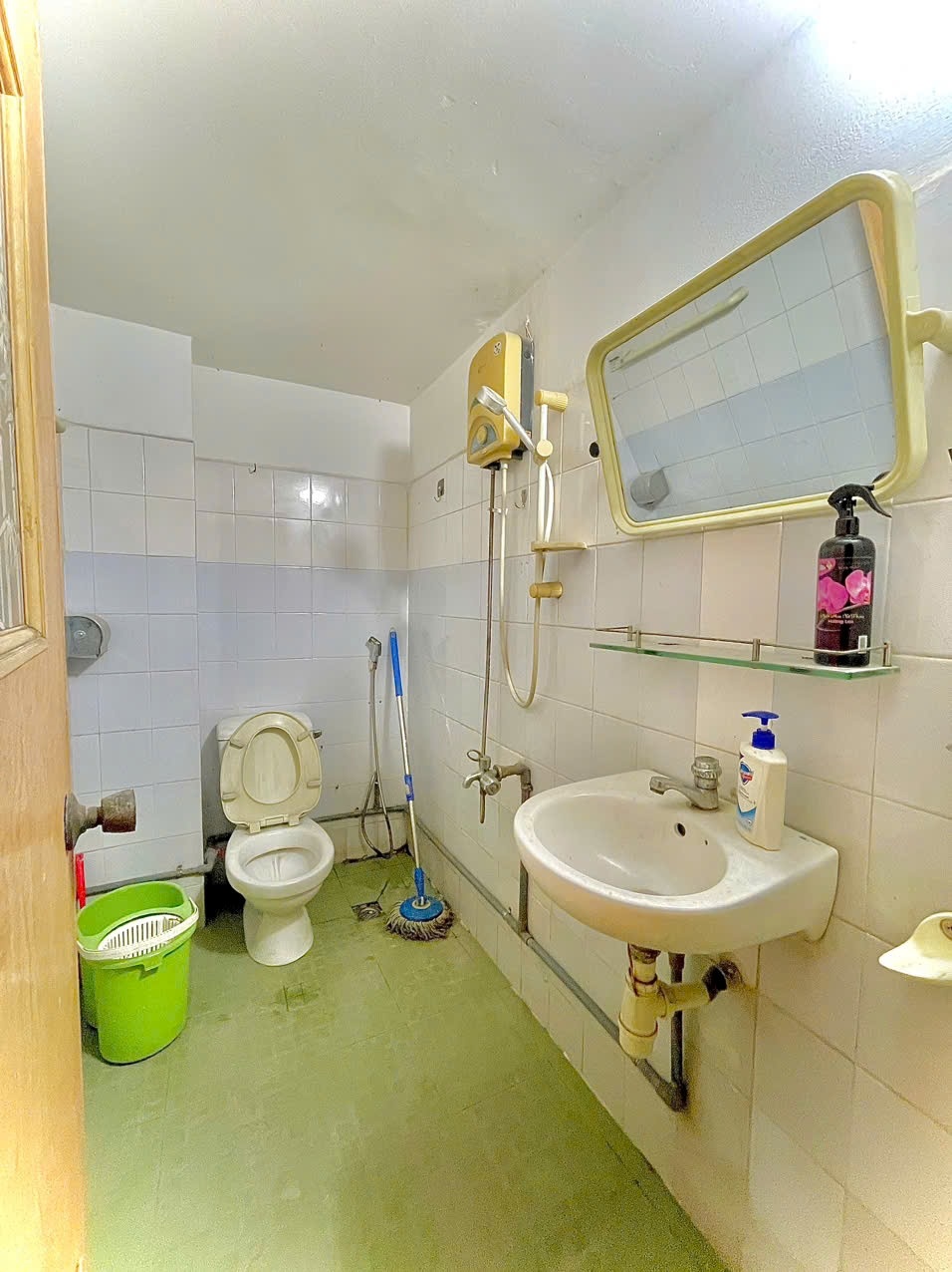 Phòng trọ Duplex 20m2 tại NH House Bùi Đình Túy - Bình Thạnh - Phòng tắm