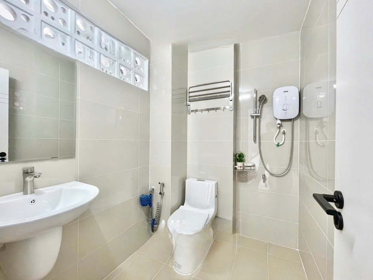 Phòng trọ Duplex 27m2 tại Kola Apartment 2 Đường số 1 - Bình Tân - Phòng tắm
