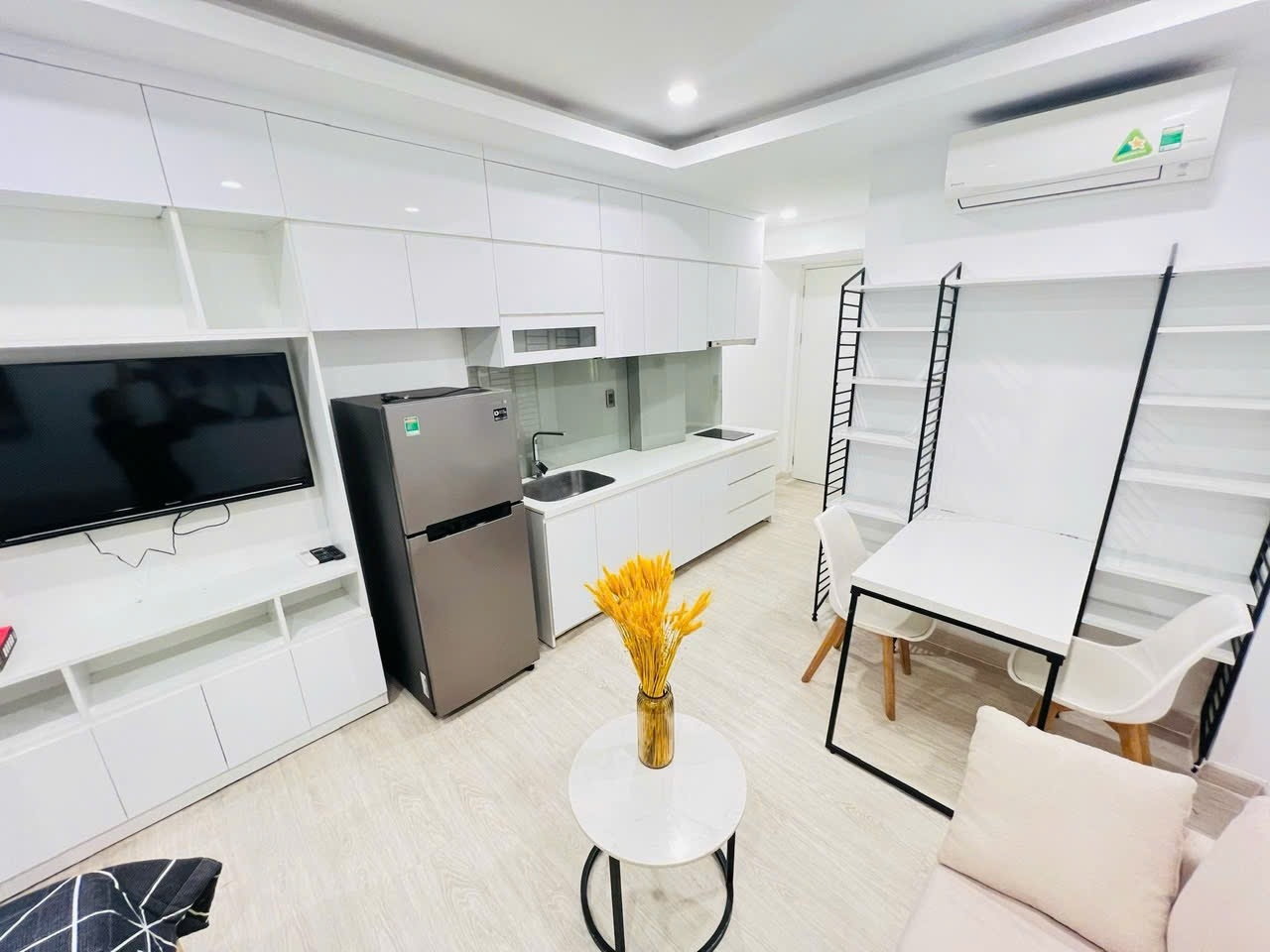 Phòng trọ Studio 40m2 tại CivilisHouse Nguyễn Thị Minh Khai - Quận 1 - Phòng bếp