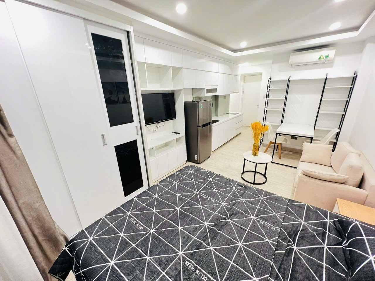 Phòng trọ Studio 40m2 tại CivilisHouse Nguyễn Thị Minh Khai - Quận 1 - Phòng ngủ