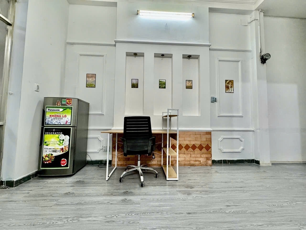 Phòng trọ 1 Phòng ngủ 25m2 tại NL Home Nguyễn Trọng Tuyển - Tân Bình - Góc làm việc